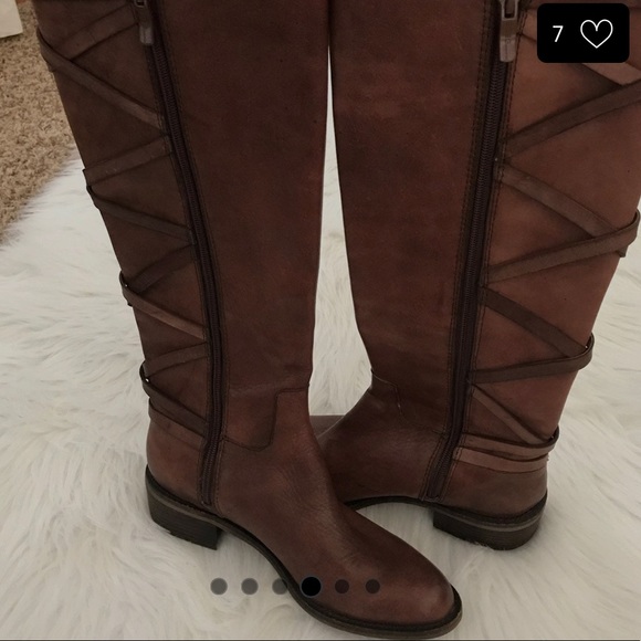 BCBGENERATION LEATHER BOOTS - Picture 4 of 5